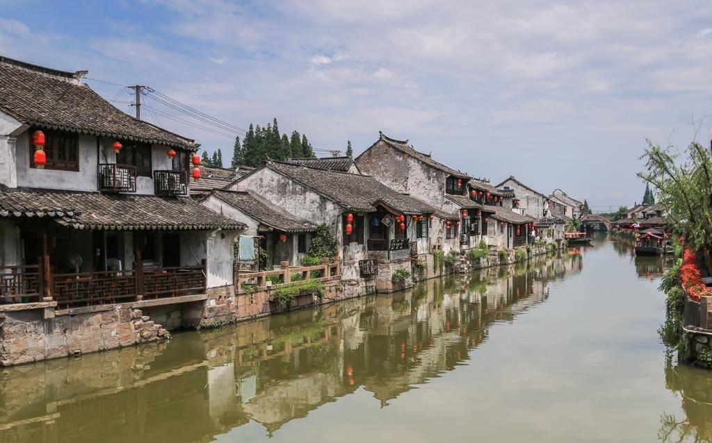 中小学课外辅导班存在的利弊与影响是什么？